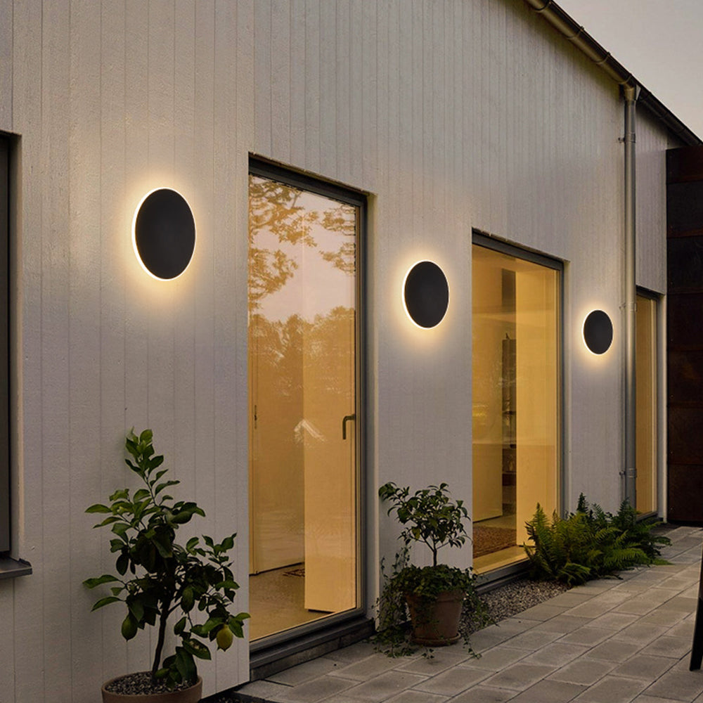 Minimalist Round Metal LED Outdoor Wall Light