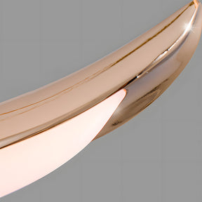 European creative wall light combining elegance, simplicity, and modern flair.